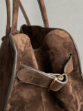 
													Sac Margaux 15 The Row en daim marron
												