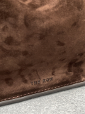 
													Sac Margaux 15 The Row en daim marron
												