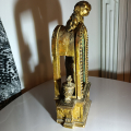 
													Niche avec statuette d'une vierge à l'enfant
												