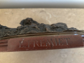 
													Bronze signé Fremiet
												