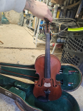 
													Violon ancien
												