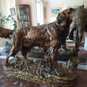 chien chasse en bronze
