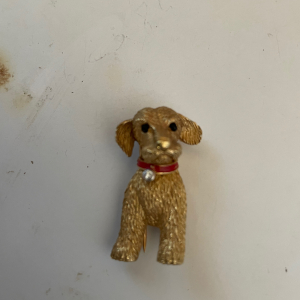 bijoux cartier représentant un petit chien