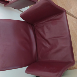 2 chaises ZANOTTA en cuir surnommée LIA crée par le désigner Roberto BARBIERI