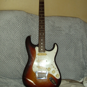 Fender Stratocaster XII 12-String   Color Sunburst