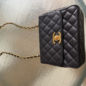 Sac Chanel cuir noir grène