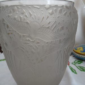 Vase signé R.LALIQUE