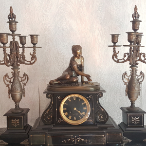 Horloge signée Bardou et fils Montpellier style Napoléon III et 2 chandeliers