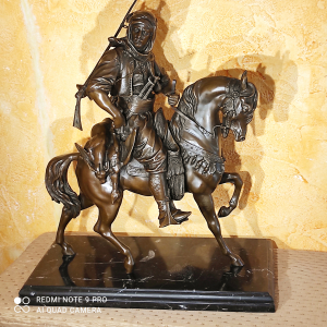 Le Cavalier Arabe en Bronze , le retour de la chasse d'Emile Guillemin