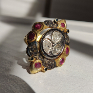 Bague Victorienne ancienne sertie de diamants et rubis