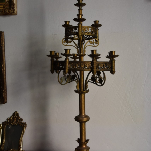 Candélabre d'eglise néo-gothique antique chandelier en laiton du 19ème siècle