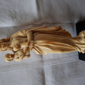 Statuette ivoire " la Vierge et l'enfant"