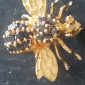 broche abeille pierre bleue