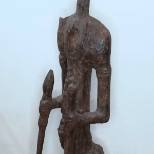 ancienne figure masculine en position debout, en bois dur. Afrique, Bambara ?