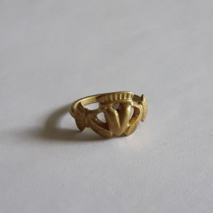 Bague de claddagh en or