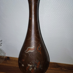 vase bronze
