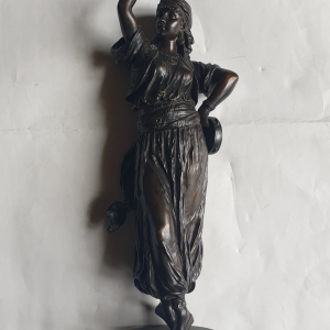 Statue en Bronze Danseuse gitane esmeralda