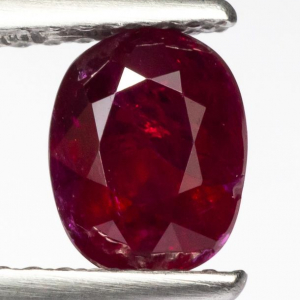 Rubis rouge profond - 1,04 ct