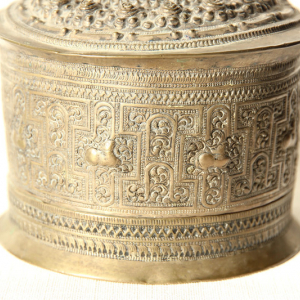 Boite à betel en métal repoussé - Peuple Shan