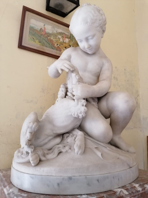 
															Sculpture en marbe de Benzoni et son piedestal
														