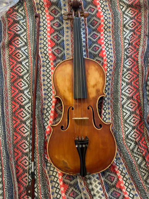 
															Violon Carlo Carletti datant de 1915
														