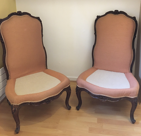
															1 paire de chaises signées J. Boucault
														