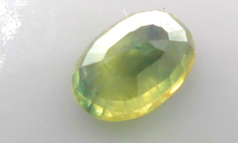 
															Saphir vert 1.23 ct
														