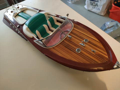 
															Maquette bateau riva aquarama
														