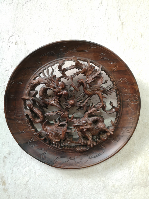 
															Assiette plat sculpté de dragon, tortue
														