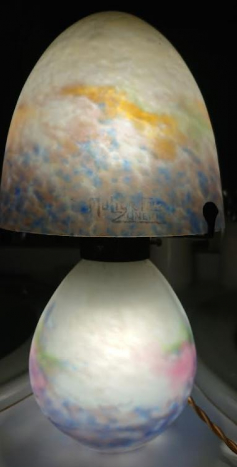 
															Lampe signé Muller et fils Lunéville
														