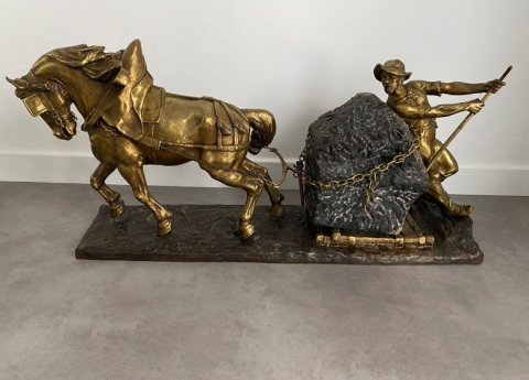 
															bronze carrier et cheval tirant 1 bloc de bronze signé Edouard Drout
														