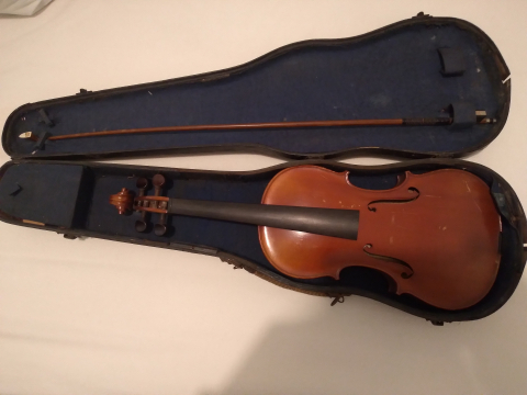 
															Un violon de Roger & Max MILLANT
														