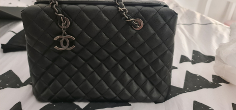 
															Sac à main  CHANEL
														