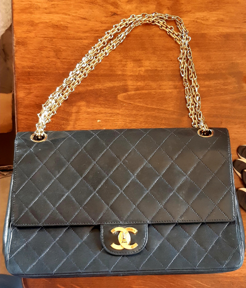 
															Sac Chanel bleu marine
														