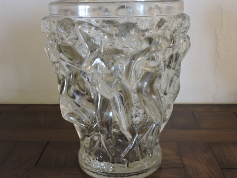 
															Grand vase "aux Bacchantes"
														