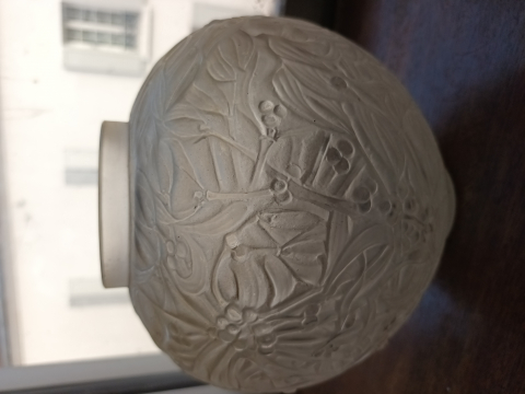 
															Vase signé Lalique
														