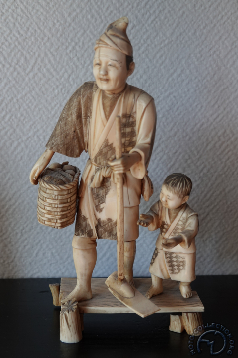
															statuette ivoire Japon
														