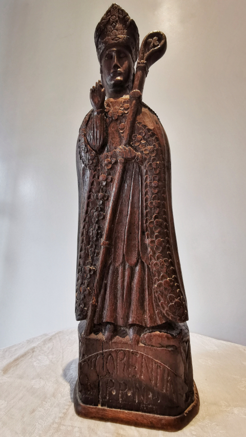 
															Statue Saint Corentin
														