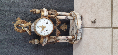 
															Horloge ancienne
														