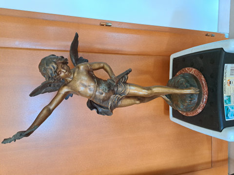 
															Statuette ange bronze ? Sur socle en marbre
														