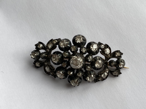 
															Broche diamants et or
														