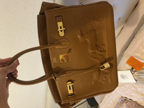 
															Birkin Hermès couleur camel très bon état
														