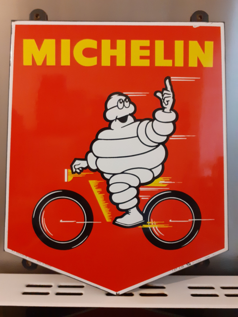 
															Plaque Emaillée rouge "Michelin à vélo"
														