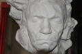 
															un buste de beethoven en platre réalisé par antoine bourdelle
														