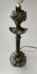 
															Pied de lampe en bronze de Giacometti
														