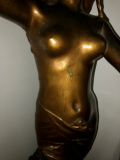 
															statue muse des bois drouot
														