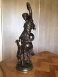 
															Statue en bronze
														