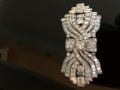 
															Broche or blanc et diamants
														