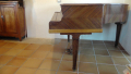 
															Piano 1/4 queue KRIEGELSTEIN modèle Bijou couleur palissandre
														