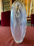 
															Grand vase signé Lalique "EROÏCA"
														